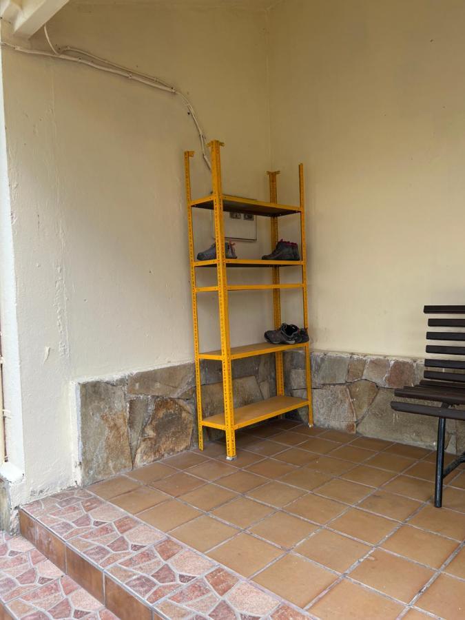 Hostel Albergue Municipal San Martín del Camino Exterior foto