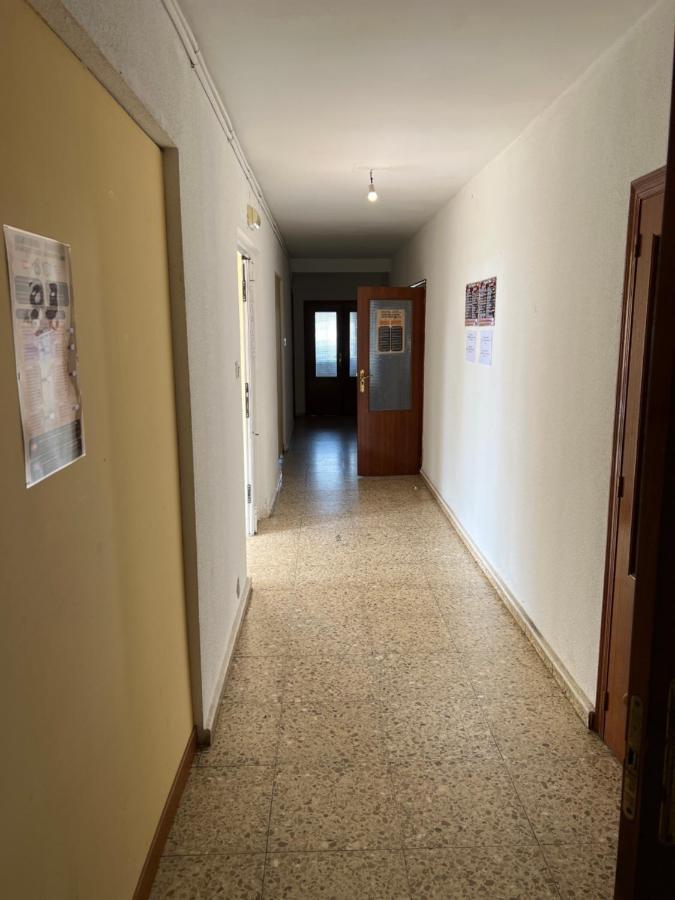Hostel Albergue Municipal San Martín del Camino Exterior foto